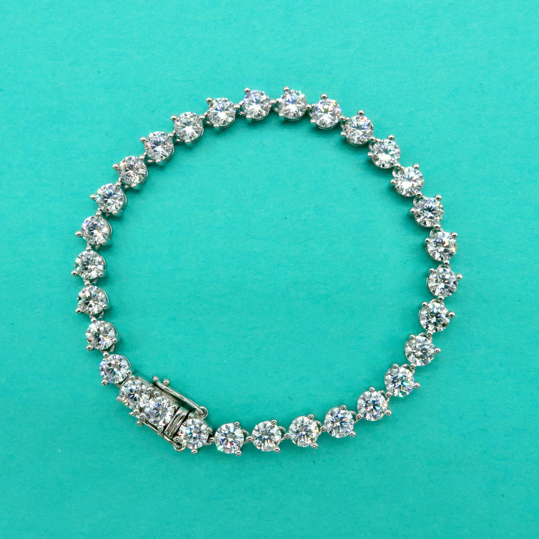 Natalie: Three Prong Diamond Tennis Bracelet - Lush and Company