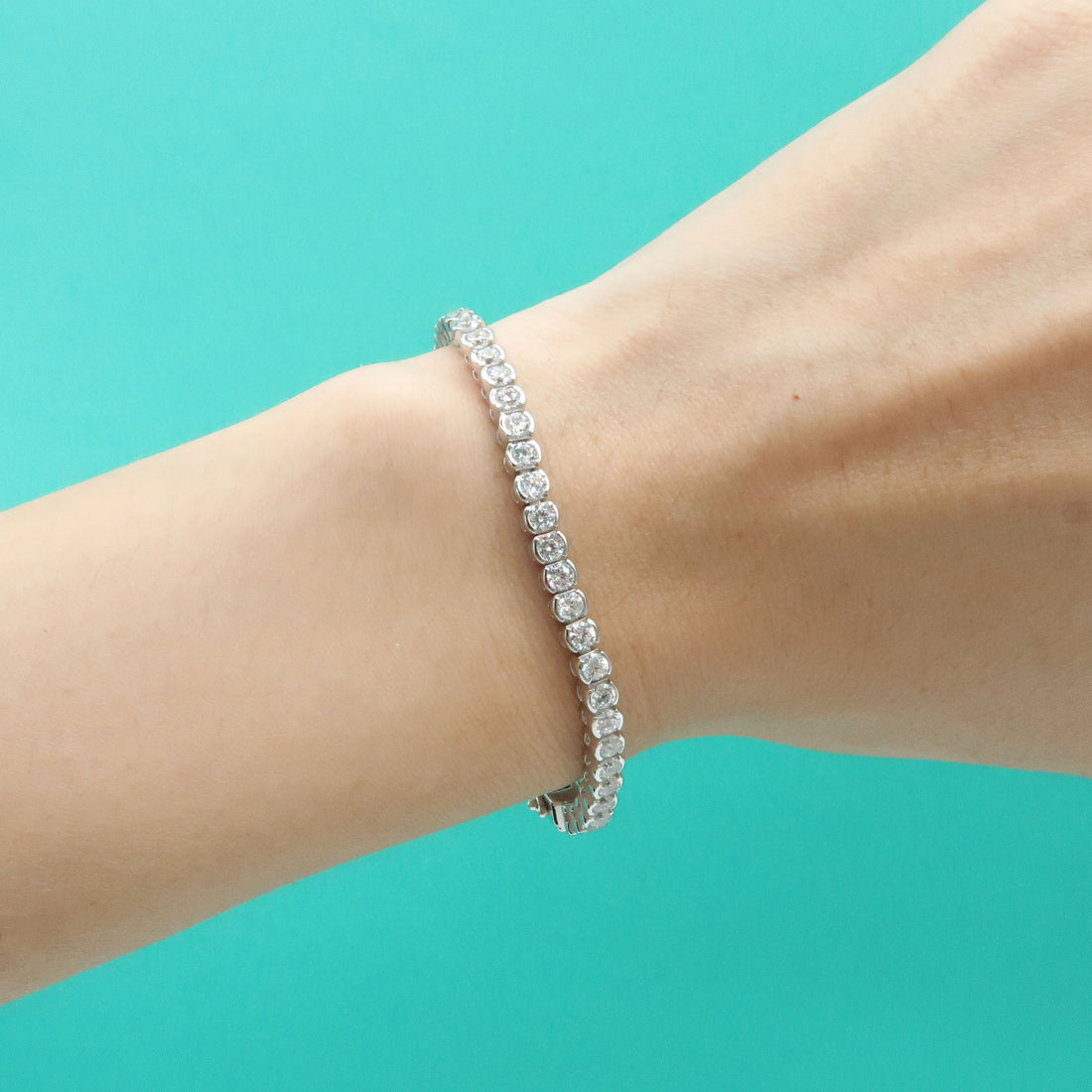 Chloe: Bezel Diamond Tennis Bracelet - Lush and Company