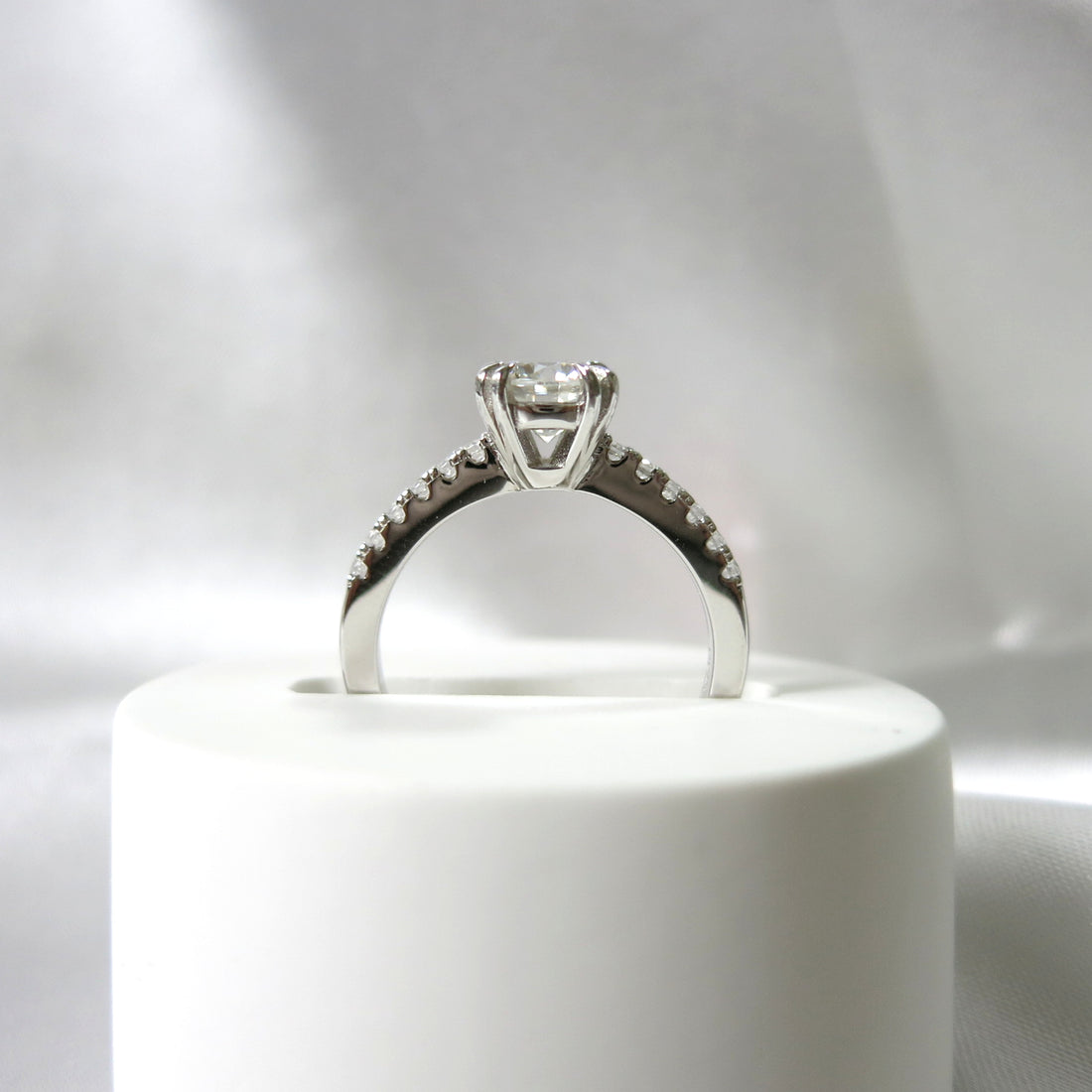 1 Carat Round Diamond Solitaire Ring - Lush and Company