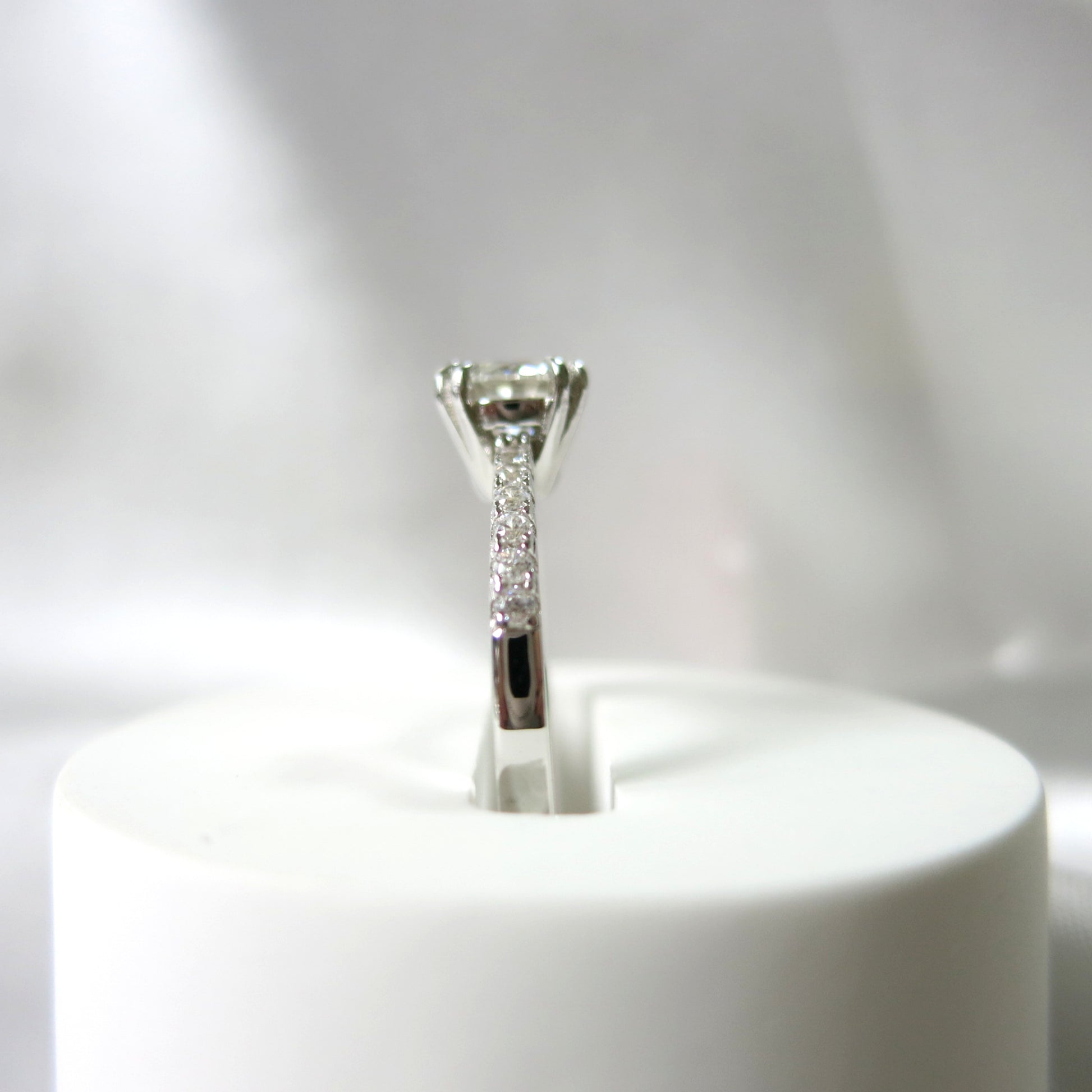 1 Carat Round Diamond Solitaire Ring - Lush and Company