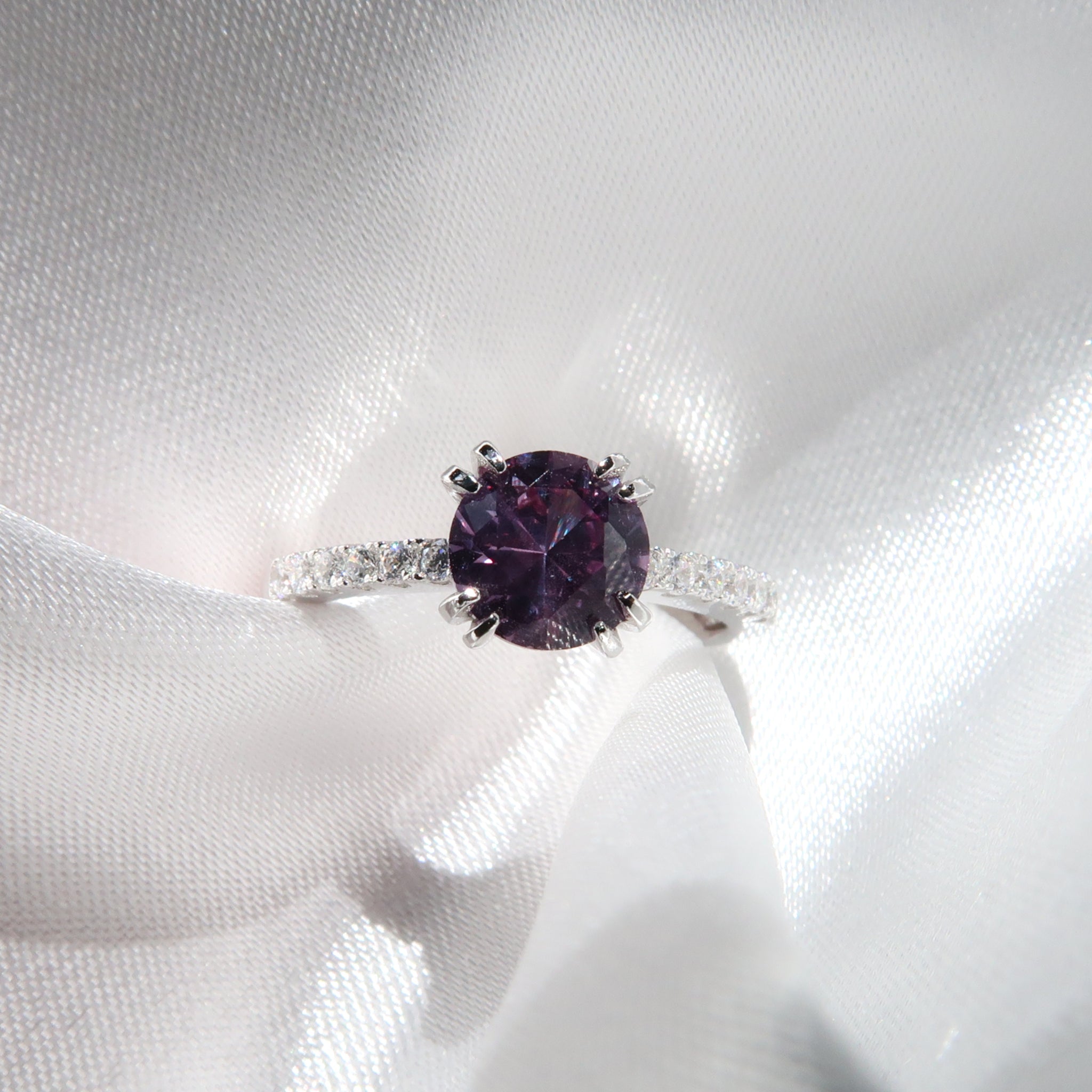 1 Carat Round Alexandrite Pavé Diamond Ring - Lush and Company